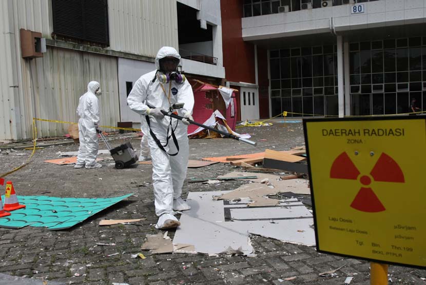 Simulasi anti teror Chemical Biological, Radiological and Nuclear (CBRN) di fasilitas Badan Tenaga Atom Nasional (BATAN), Puspiptek, Banten (ilustrasi).