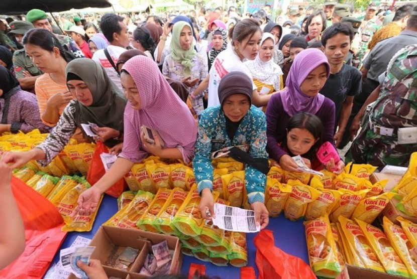 Sinar Mas Gelar Bazar Rakyat Bersama Pussenif TNI AD