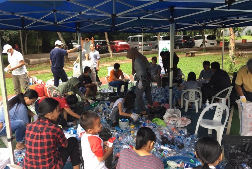 Sinar Mas Land berkolaborasi dengan Yayasan Buddha Tzu Chi menggelar pelatihan pemilahan sampah kepada warga Klaster Victoria BSD City, Sabtu (18/1)