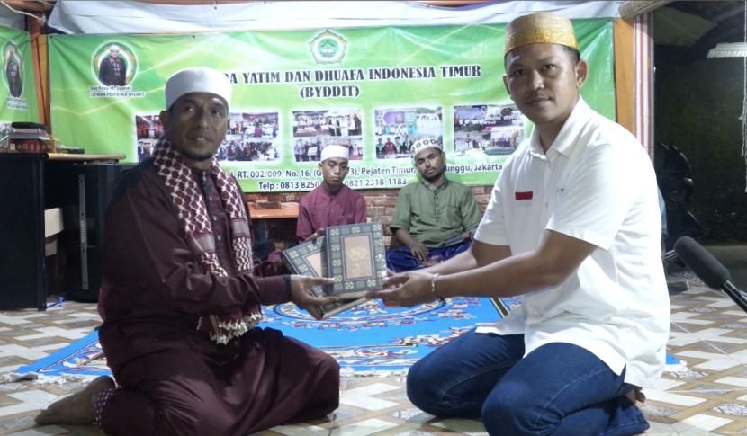 Sinar Mas Land melalui Yayasan Muslim Sinar Mas Land (YMSML) bersama dengan Harian Republika menggelar kegiatan wakaf mushaf Alquran. Kali ini, perusahaan mewakafkan 80 mushaf Alquran kepada puluhan anak yatim dan kaum dhuafa di Yayasan Beranda Yatim dan Dhuafa Indonesia Timur, Pasar Minggu Jakarta Selatan.