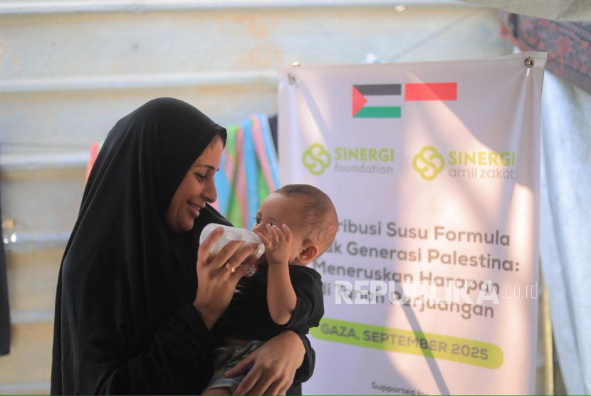 Sinergi Foundation menyalurkan susu formula dan makanan hangat ke wilayah Gaza Selatan.
