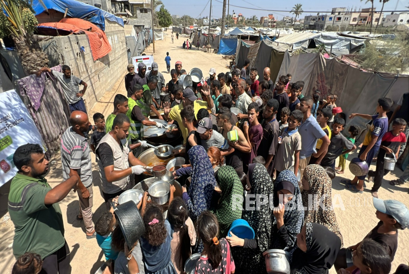 Sinergi Foundation telah menyalurkan ribuan paket makanan dan 20 ribu liter air ke Gaza. Target bantuan ke depannya, sebanyak 10 ribu porsi makanan bergizi dan 500 ribu liter air bersih. 