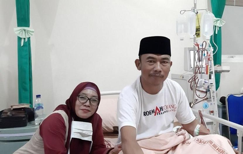  Sipon (55 tahun), pria asli kelahiran Lumajang Jawa Timur saat berada di Hemodialisa Room salah satu RS Kabupaten Lumajang.