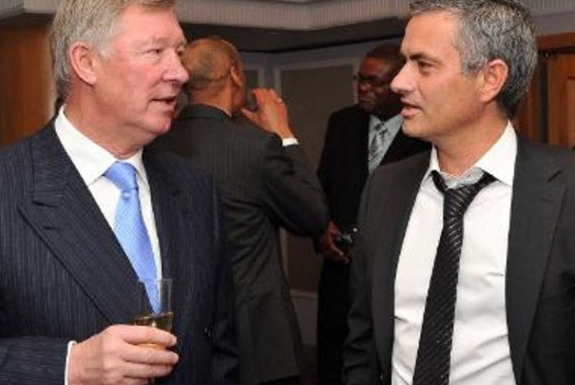 Sir Alex Ferguson bersama Jose Mourinho