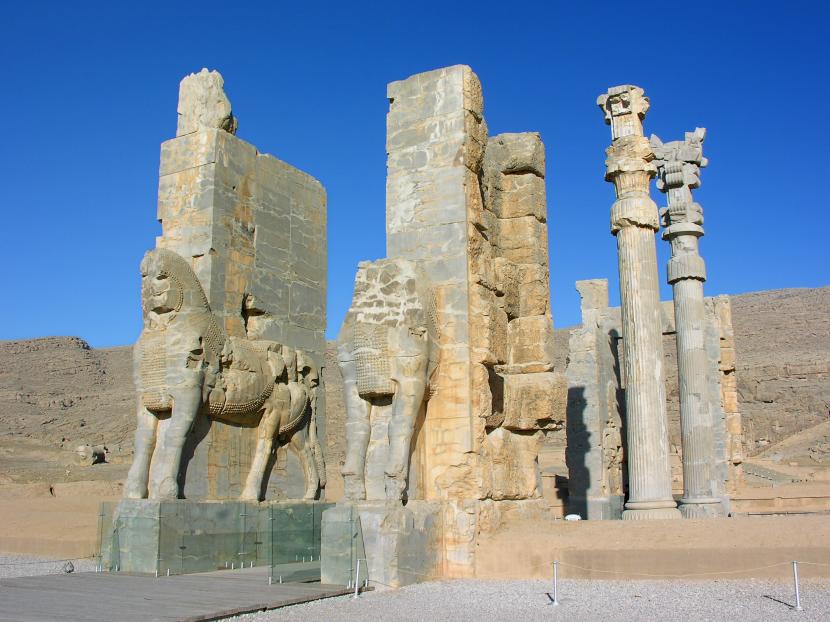 Sisa bangunan kebesaran kerajaan  Sasaniyah Persia