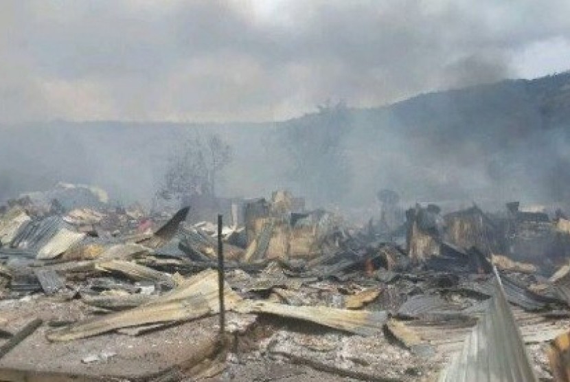 Sisa-sisa masjid Tolikara yang dibakar