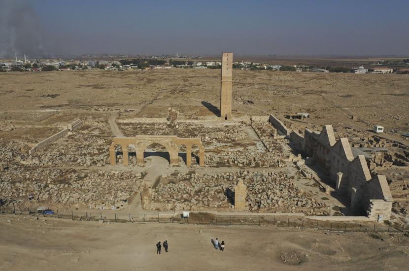 Sisa-sisa reruntuhan bangunan madrasah dari abad ke-12 ditemukan di Harran, Turki.