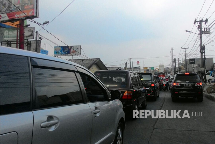 Jalan Dewi Sartika, Depok, Jawa Barat akan dibangun underpass. Kota Depok mengajukan 30 usulan pembangunan untuk bantuan gubernur Jawa Barat tahun 2021.