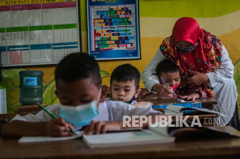 Pemerintah Kota Jakarta Pusat masih melakukan asesmen kelayakan terhadap sekolah untuk persiapan pelaksanaan pembelajaran tatap muka (PTM) terbatas pada jenjang SD, SMP, dan SMA (ilustrasi).