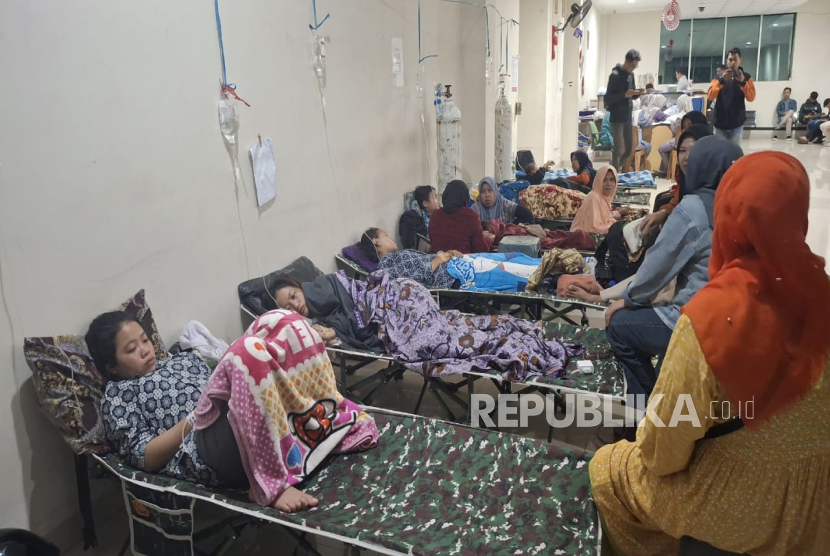 Siswa Dirawat di RSUD Cililin, Kabupaten Bandung Barat karena Keracunan Usai Mengkonumsi Menu MBG.