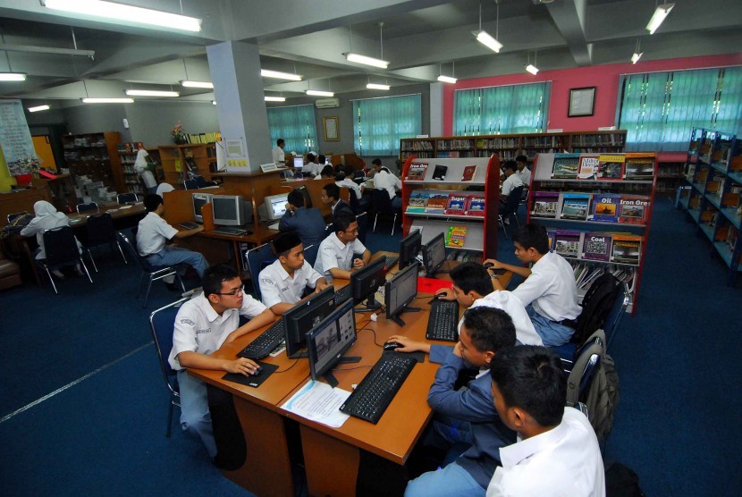 Penguatan literasi digital siswa madrasah melalui pembekalan digital. Ilustrasi MAN Insan Cendekia Serpong.