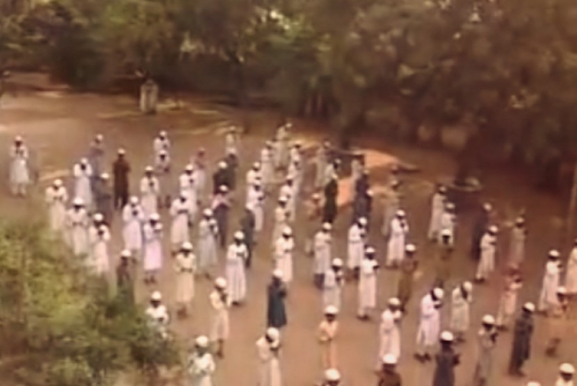 Tradisi Hindu akan menjadi Pelajaran Wajib di Madrasah India. Foto: Siswa Madrasah di India