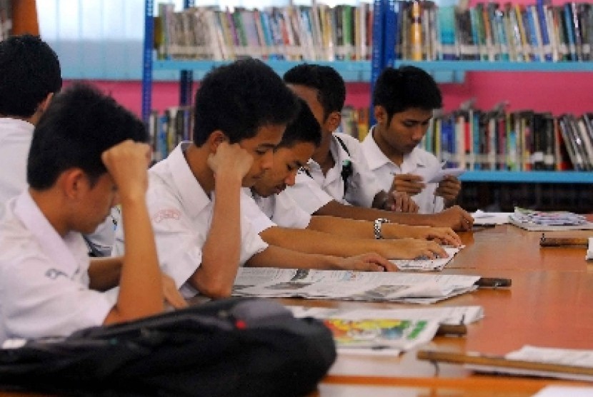 Siswa tengah belajar di perpustakaan (ilustrasi).