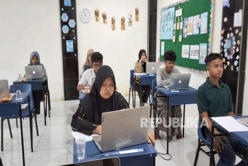 SMA Rushd–Algobash Gelar Olimpiade Nasional Sains Teknologi 2025