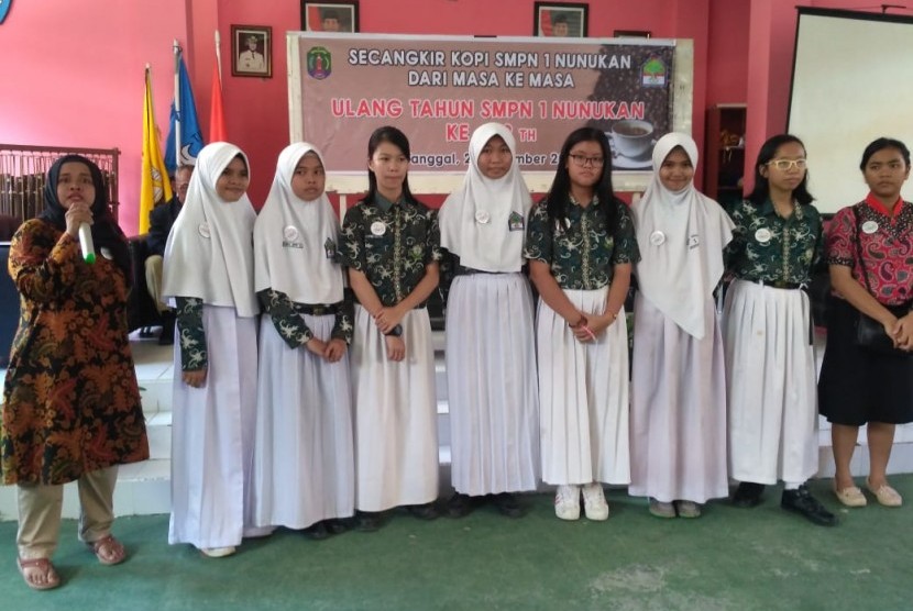 Siswa-siswi SMP Negeri 1 Nunukan yang akan mewakili daerah ini mengikuti Olimpiade Matematika tingkat Internasional di Thailand.  