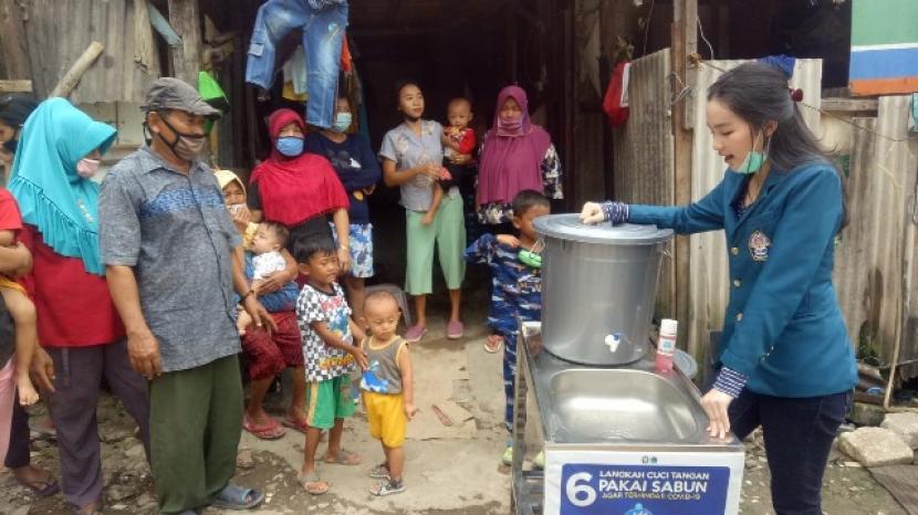 Siti Anisya Rahma Denty melakukan KKN di kampung pemulung, Jagakarsa, Selatan.