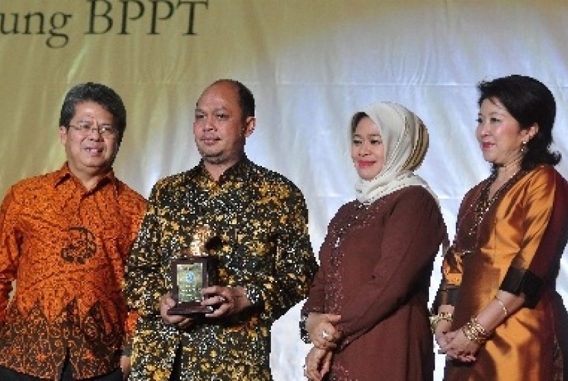 Siti Musdah Mulia (2 kanan) 