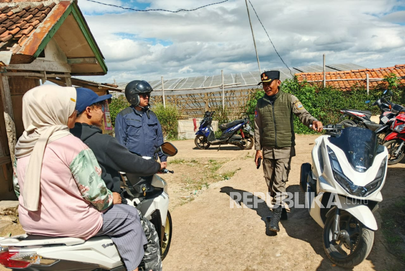 Situasi di Desa Cimanggu, Kecamatan Ngamprah, Kabupaten Bandung Barat. Warga di Wilayah Tersebut Mengalami Kejadian Misterius.