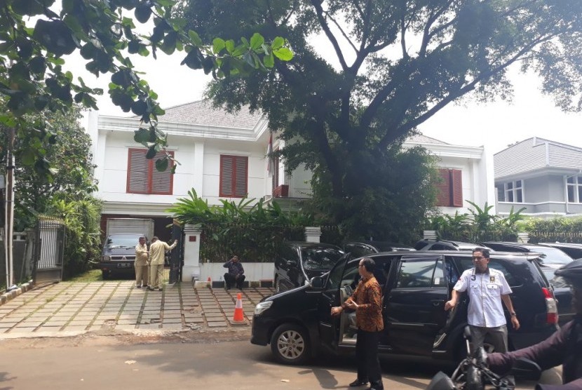 Situasi rumah Prabowo Subianto di Jalan Kertanegara, Jakarta Selatan yang akan menggelar pertemuan dengan petinggi PAN dan PKS, Kamis (1/3).