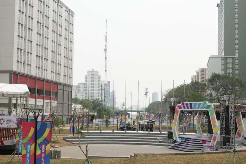 Situasi Wisma Atlet Kemayoran, Jakarta Pusat, yang tengah dipersiapkan untuk dapat dioperasikan pada Jumat (10/8). 