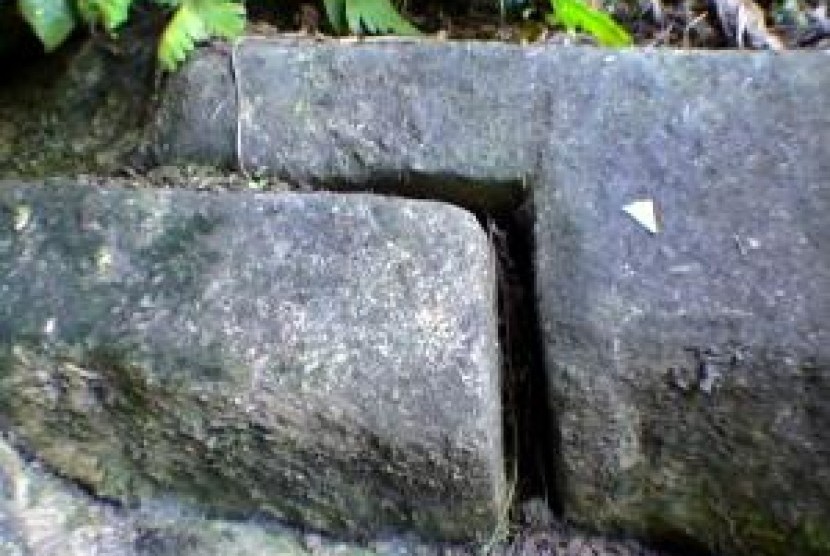Situs Batu Pabahanan di Desa Salebu, Kecamatan Majenang, Cilacap