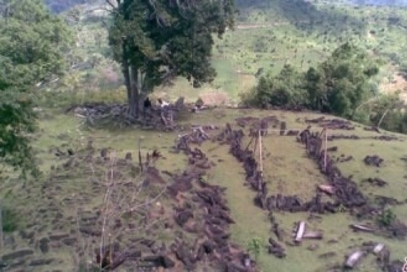 Situs megalitikum di lereng Gunung Padang