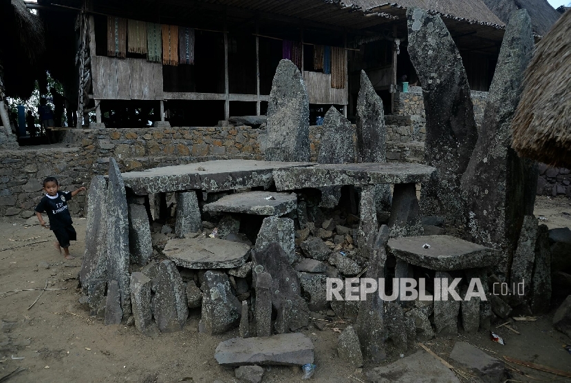 Megalitikum di Kampung Bena.