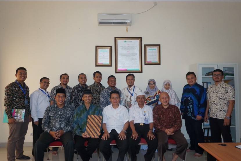 SK Prodi Manajemen Bisnis Syariah STEI SEBI resmi diserahkan, Senin (1/4).