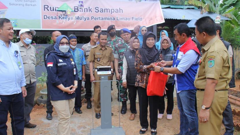 SKK Migas dan Pertamina EP (PEP) Limau Field meresmikan Bank Sampah di Desa Karya Mulya, pada Selasa (26/7/2022).