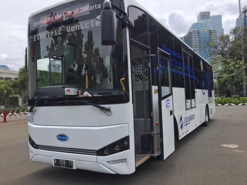 Skywell dan Transjakarta melakukan pengujian bus listrik di Jakarta 