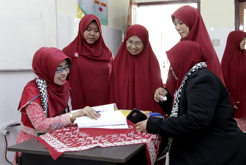 SMA Ar-Rohmah Putri Pesantren Hidayatullah Malang meraih akreditasi A dari Badan Akreditasi Nasional Sekolah Madrasah (BAN-SM). Legalitas akreditasi ini tertuang dalam Surat Keputusan bernomor 165/BAN-SM.TU/35/VII/2019 yang diterbitkan tanggal 9 Juli 2019.