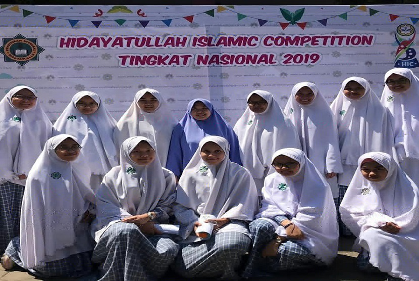 SMA Ar-Rohmah Putri Raih Juara Umum HIC 2019