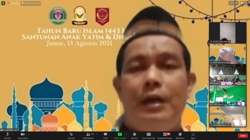 SMA Bosowa Bina Insani (BBI) Bogor menyambut Tahun Baru Islam 1 Muharram 143 H dengan mengadakan acara santunan yatim dan dhuafa di Yayasan Yatim Piatu Cahaya A’rsy Sunnah Wal Jamaah Jalan Raya Tonjong Bojong Gede, Bogor. 