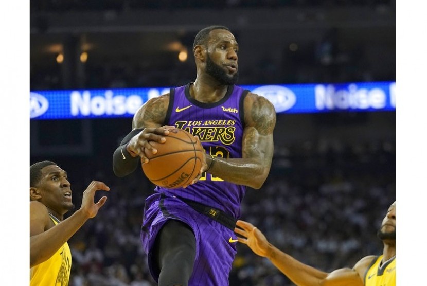 Small Forward Los Angeles Lakers LeBron James.