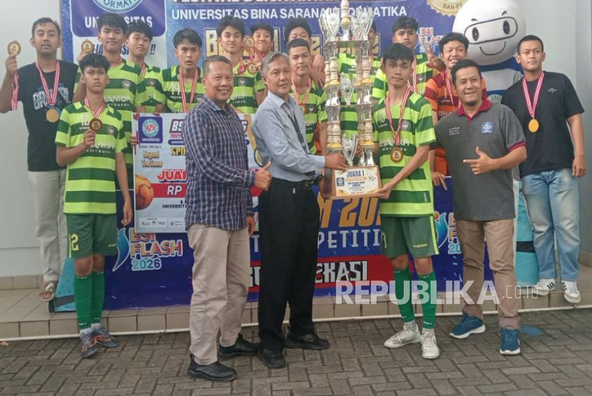 SMAN 5 Tambun Selatan yang sukses meraih Juara 1 BSI Flash.