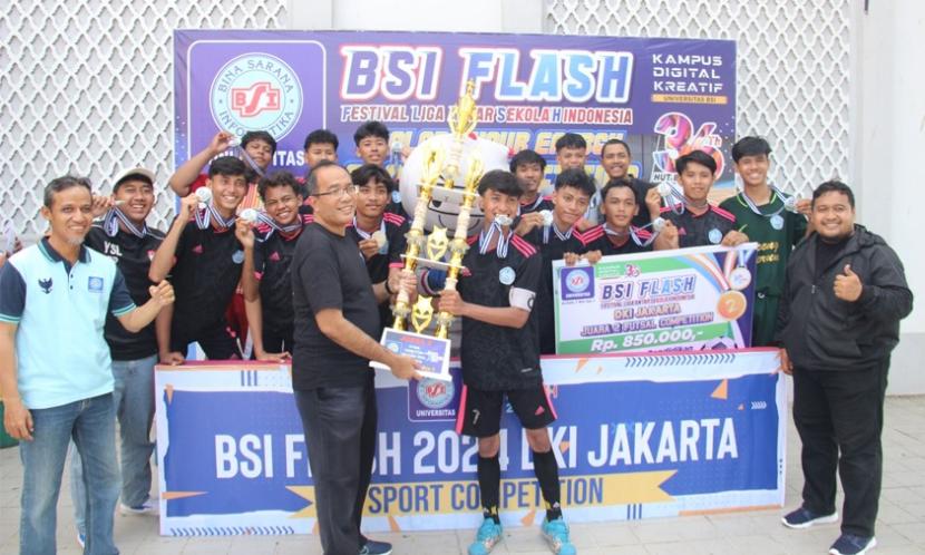 SMK Cengkareng 2 berhasil meraih prestasi gemilangnya dalam ajang Sport Competition BSI Flash (Festival dan Liga Antar Siswa Sekolah) 2024 yang diselenggarakan oleh Kampus Digital Kreatif Universitas BSI (Bina Sarana Informatika).