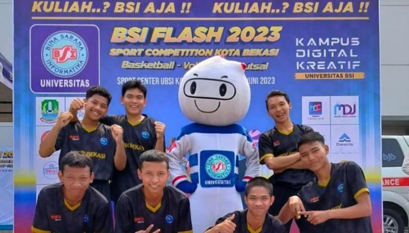 SMK Yapin Bekasi harus puas sebagai juara keempat, dan mendapat predikat sebagai Juara Harapan BSI Flash 2023 Bekasi.