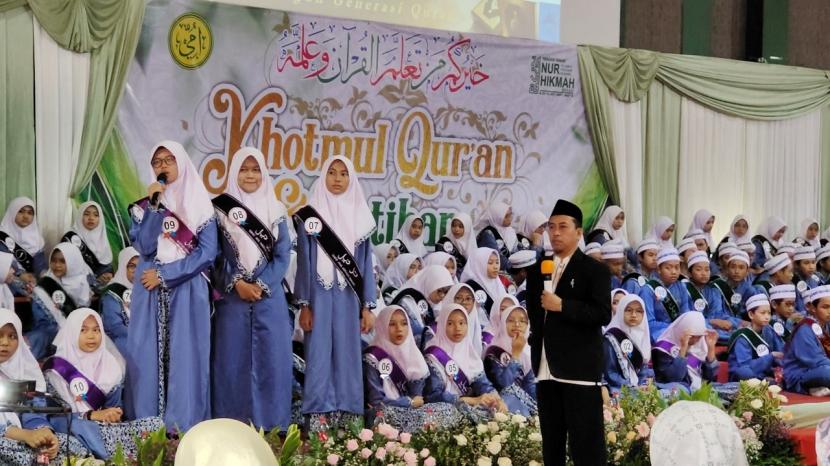 SMPIT Nur Hikmah,  Bekasi,  menggelar acara  Khotmul Quran dan Imtihan IV  tahun 2022, Sabtu (13/5/2023).