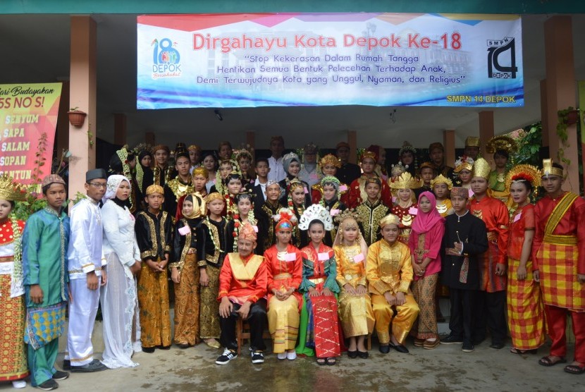 SMPN 14 Depok menggelar acara 'Stop kekerasan dalam rumah tangga, hentikan semua bentuk pelecehan terhadap anak demi terwujudnya kota yang unggul, nyaman, dan religius',