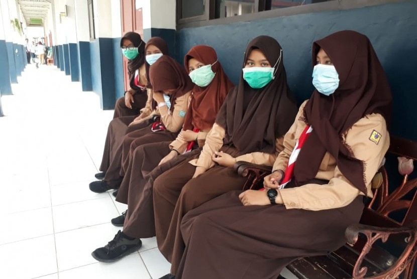 Anak-anak usia sekolah (ilustrasi). Disdik Kota Bogor, Jawa Barat, akan berkoordinasi dengan Dinas Kesehatan (Dinkes) Kota Bogor terkait kasus hepatitis akut yang dikhawatirkan muncul di tengah anak-anak.