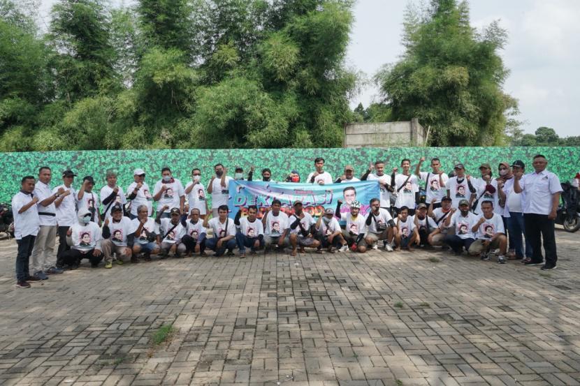 Sobat Erick menggalang dukungan dari komunitas motor, ibu-ibu milenial, hingga pedagang kopi asongan sepeda motor di Tangerang.