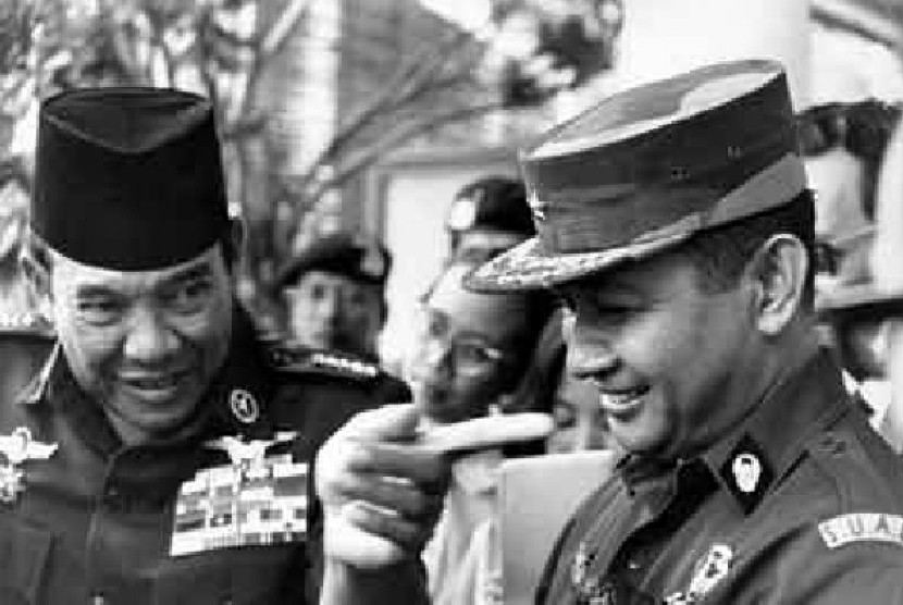 Nama Presiden ke-2 RI Jenderal Soeharto hilang dari Keppres Serangan Umum 1 Maret 1949 yang diteken Presiden Jokowi. Foto Soekarno dan Soeharto (ilustrasi)