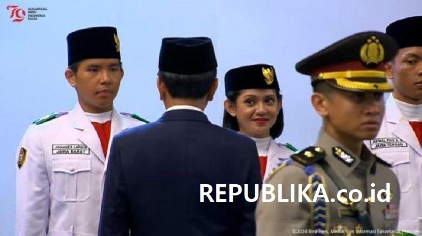 Sofia Sahla, anggota Paskibraka Nasional ketika pengukuhan 76 putra-putri Indonesia dari 38 provinsi yang menjadi Paskibraka 2024 oleh Presiden Jokowi di Istana Garuda IKN, Selasa (13/8/2024).