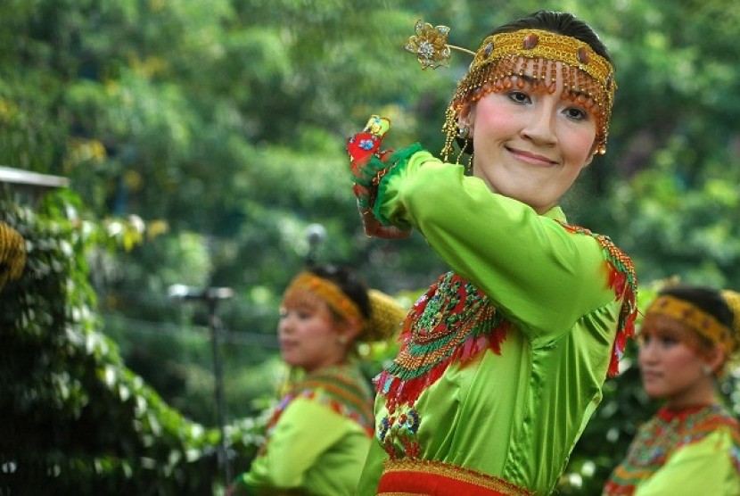 Some dancers perform during the 57th celebration of Asia-Africa Conference in Bandung, on Saturday. The celebration is held from April 18 to 24.   