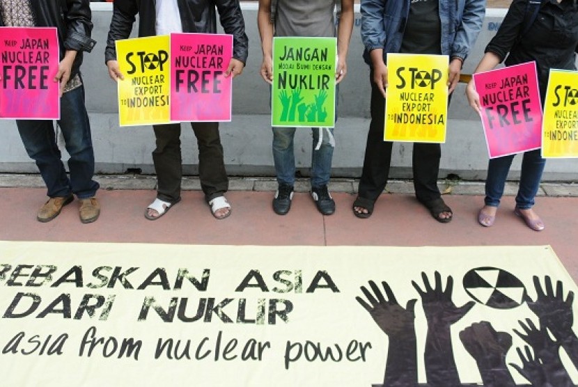 Some Indonesian protesters hold a rally against nuclear power plant in Fukushima, Japan.   