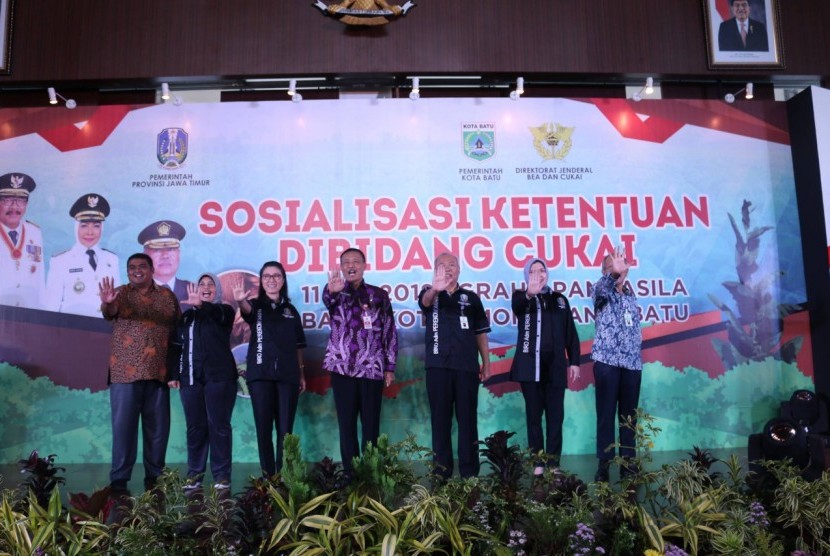 Sosialisasi bahaya rokok ilegal oleh Bea Cukai dan Pemprov Jawa Timur