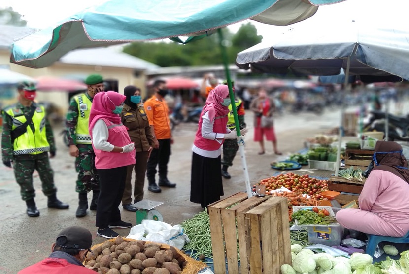 Sosialisasi dan edukasi kepada warga terus gencar dilakukan baik oleh satuan gugus tugas tingkat kabupaten Kecamatan  dan desa terus dijalankan, Antisipasi serta penanganan dan upaya pemutusan rantai penularan wabah Covid-19 di Kabupaten Musi Banyuasin terus dimaksimalkan. 