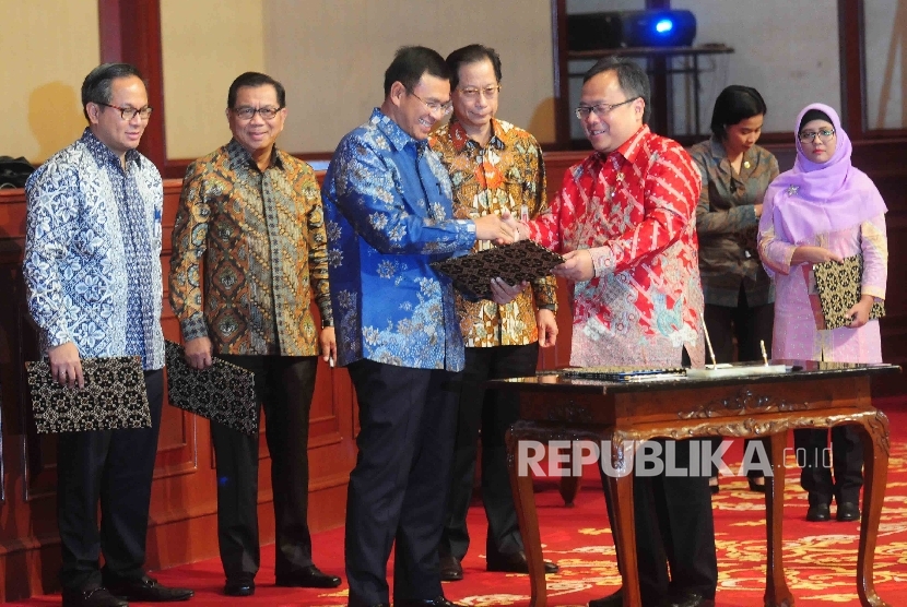  sosialisasi kebijakan pengampunan pajak (tax amnesty) di Gedung Kementerian Keuangan, Jakarta, Kamis (21/7). 