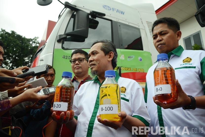  Sosialisasi pemamfaatan Biodiesel (B20) di Kantor Pertamina Unit Pemasaran, Kota Bandung, Kamis (4/2). 