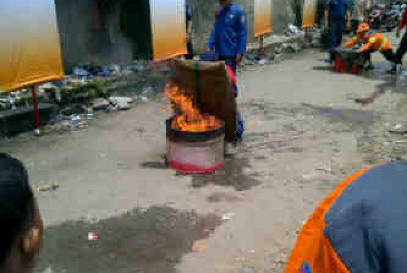 Sosialisasi pencegahan kebakaran di Kelurahan Pekojan, Tambora, Jakarta Barat.